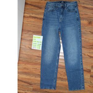 Hollister Ultra High Rise Stretch Vintage Straight 1R